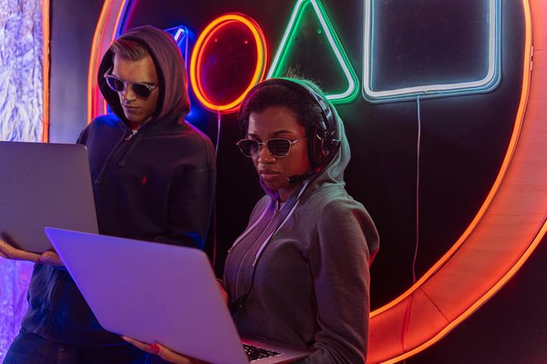 Transformer sa vieille carte mère en objet déco